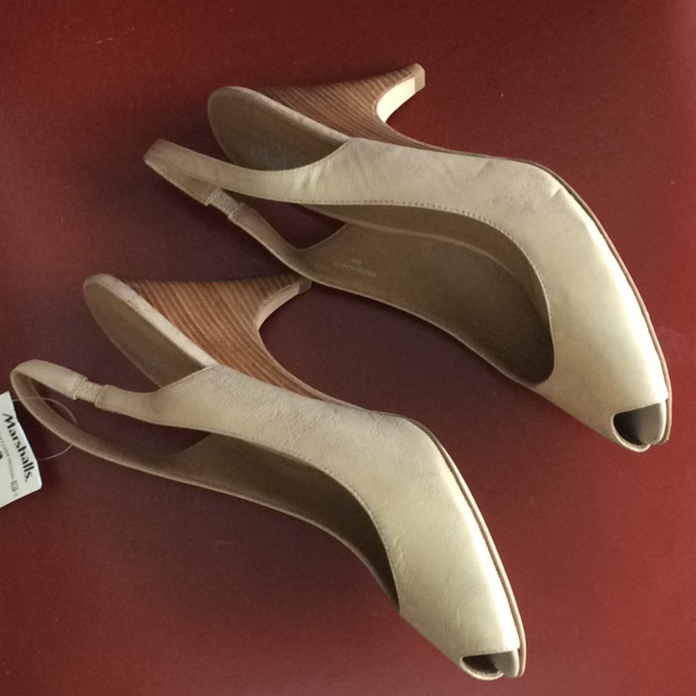 Shoes - Picture 4 of 6